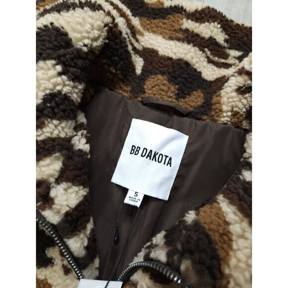 New BB Dakota Brown Camo Wilder Yes Teddy Bear Jacket Small - Picture 8 of 11